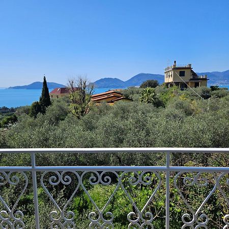 Villa Degli Ulivi - Free Parking Леричи Екстериор снимка