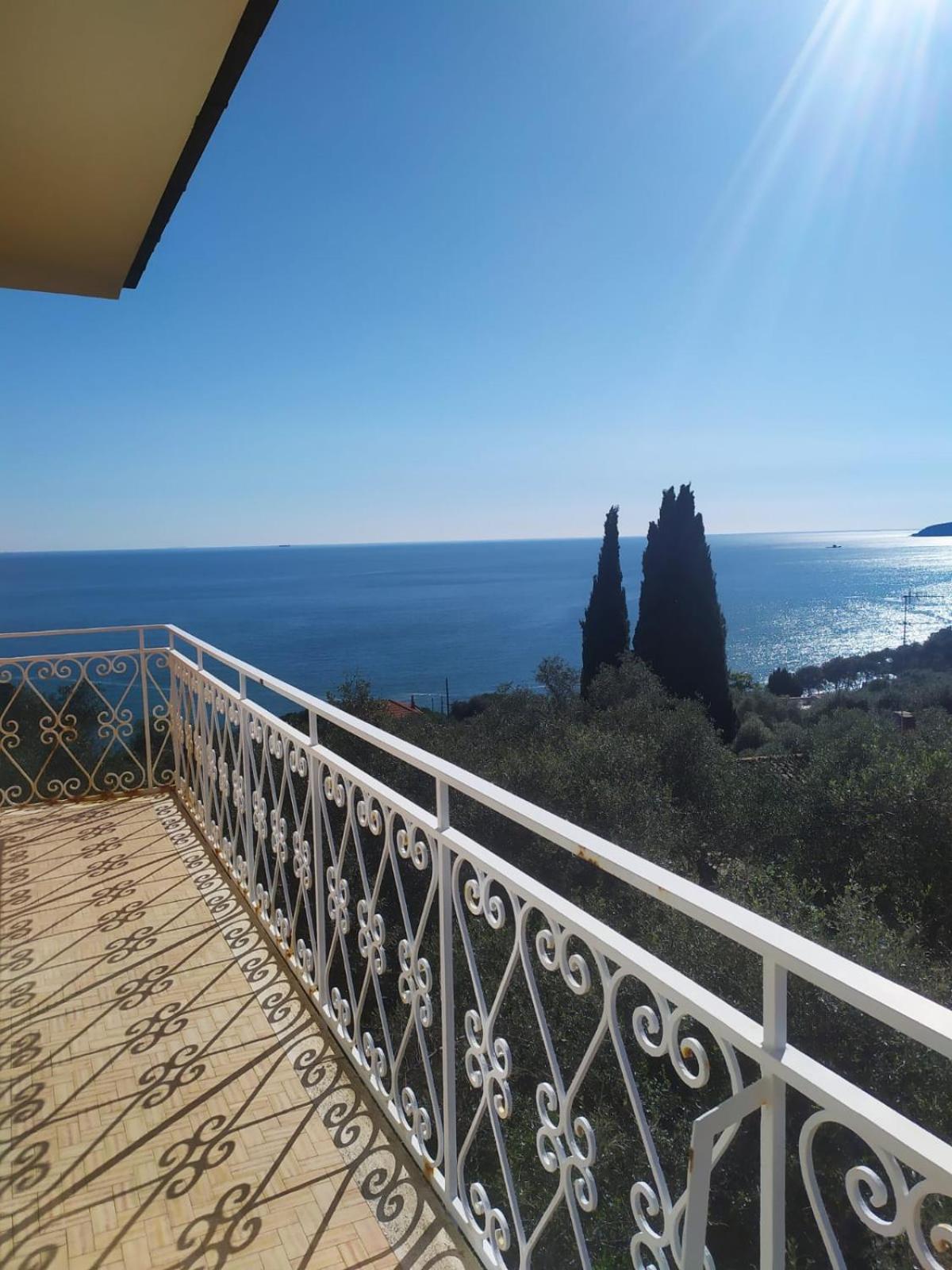 Villa Degli Ulivi - Free Parking Леричи Екстериор снимка