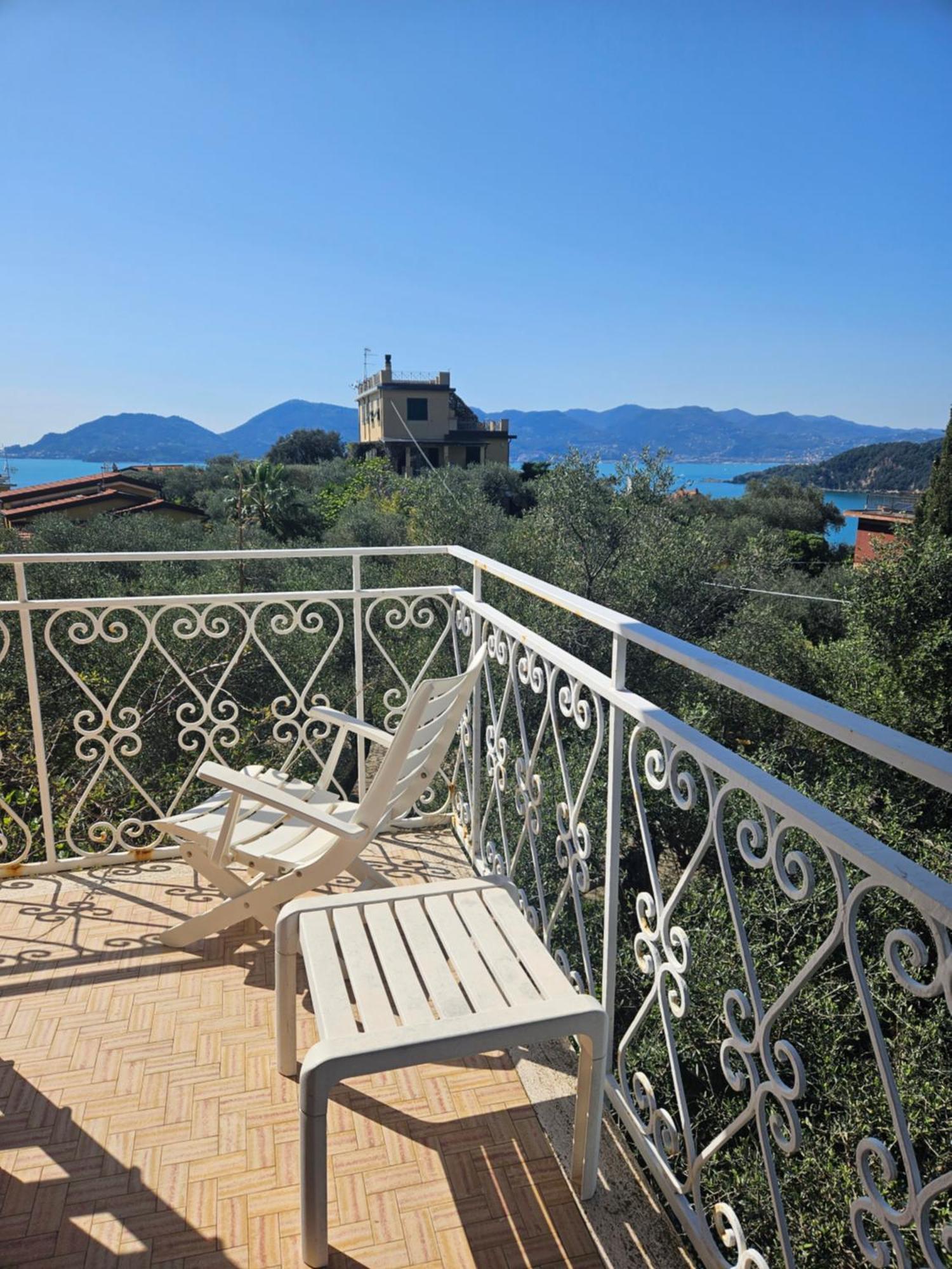 Villa Degli Ulivi - Free Parking Леричи Екстериор снимка