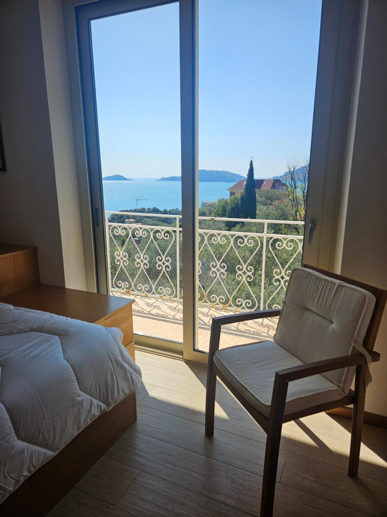 Villa Degli Ulivi - Free Parking Леричи Екстериор снимка